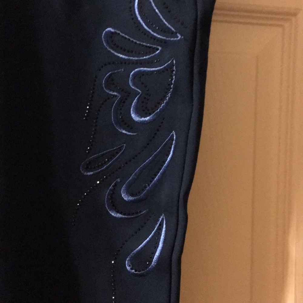 Capris - Picture 2 of 5